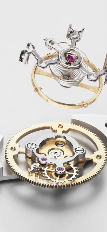 The early steps of the 51900 calibre being assembled