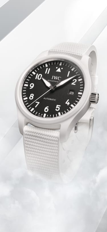 The Pilot’s Watch Automatic 41 TOP GUN Lake Tahoe in the foreground in front of a white gradient background.